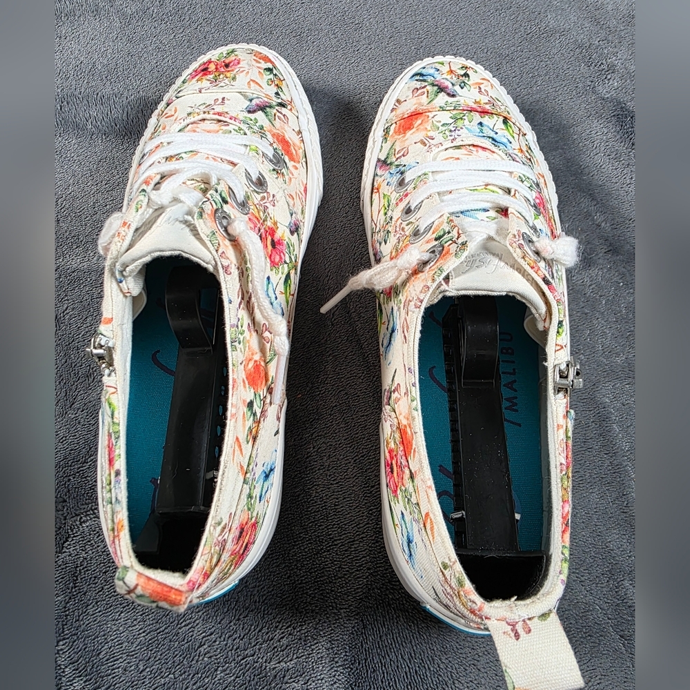 Blowfish Malibu Women's Floral Print Sneakers NWOT - Picture 3 of 10